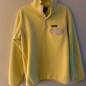 Patagonia Synchilla Size Large in light yellow